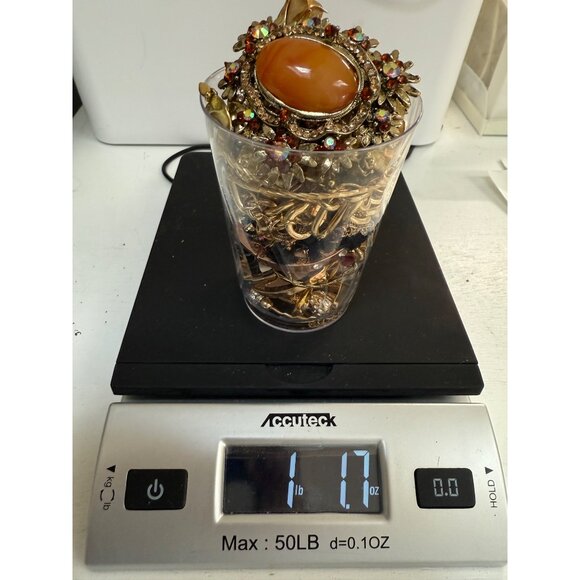 Gold Tone Wearable Jewelry Lot Mixed Styles & Pieces Includes Rhinestone Brooch - Picture 11 of 12